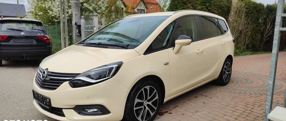 lubelskie Opel Zafira cena 34999 przebieg: 272000, rok produkcji 2018 z Kraków